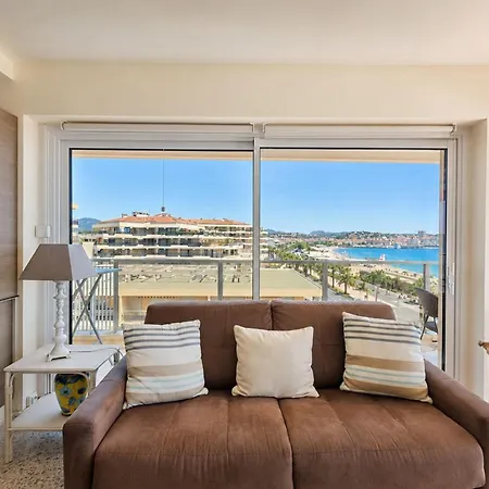 4 Guests In - Sea View *