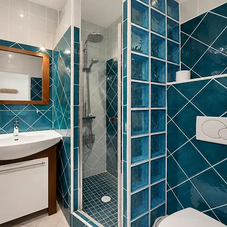 Apartment 4 Guests In - Sea View